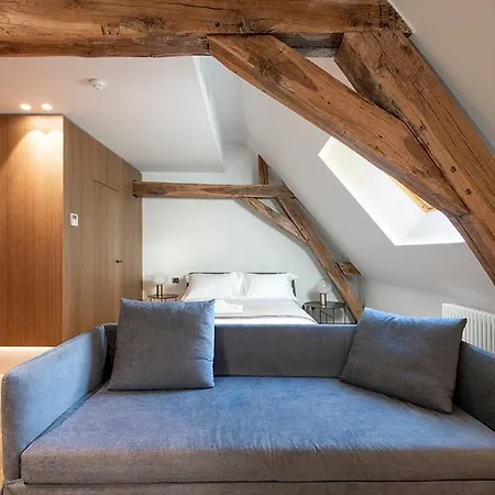 Chateau De Wallerand 호텔 4*